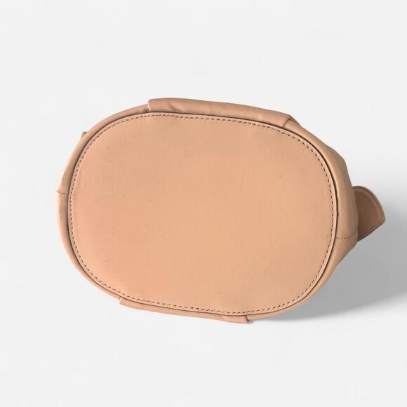 Staud Dani Pleated Leather Bucket Bag – Neutral Luxe Minimalist Style like new - Picture 6 of 8